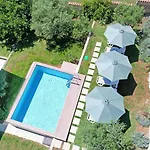 House Max Mugeba