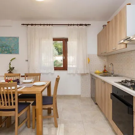 House Max Willa Mugeba