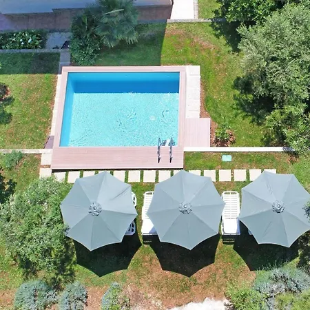 House Max