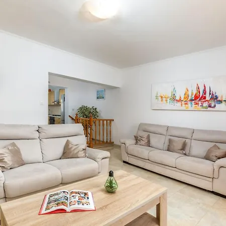 Villa House Max *