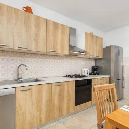 Вилла House Max Mugeba