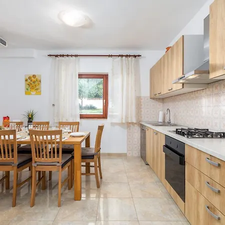 Villa House Max *